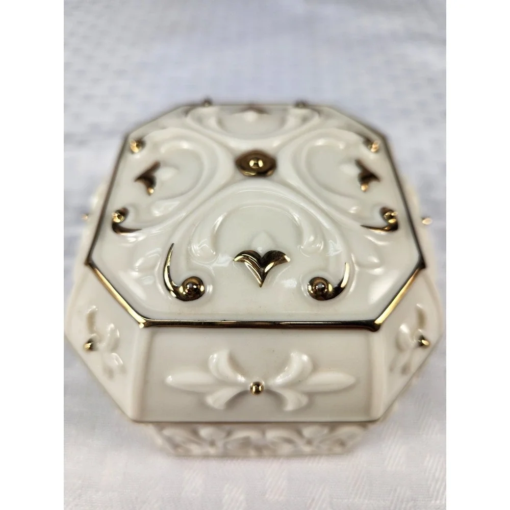 Prescious Lenox Trinket Musical Jewelry Box White Gold-Tone Trim Excellent!